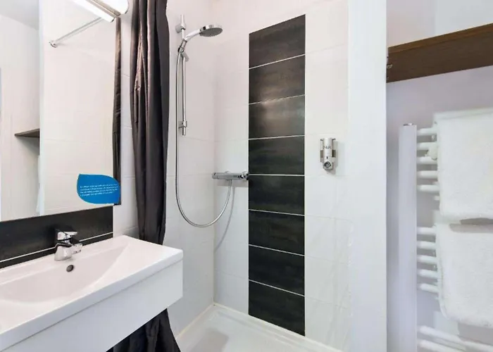 Hotel Sure By Western 3*