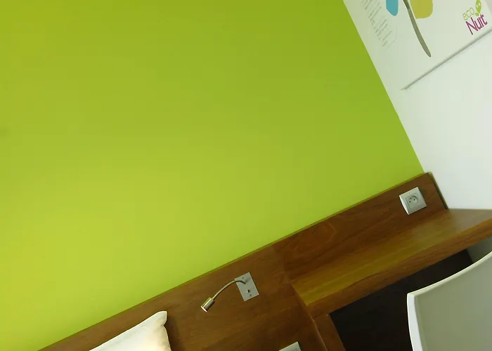 Sure By Western 酒店