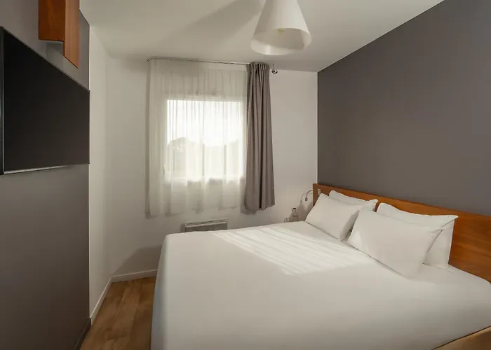 Sure By Western Hotel