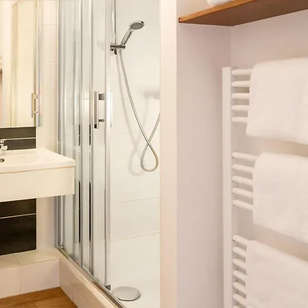 Sure By Western 酒店