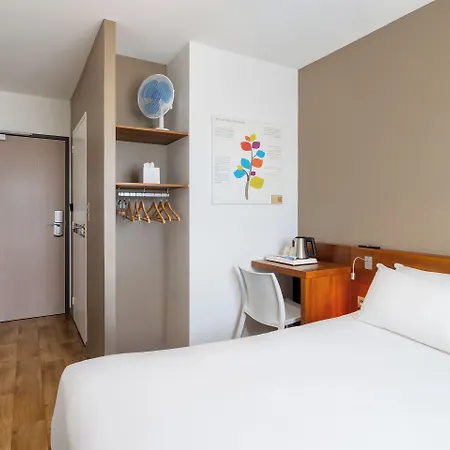 Hotel Sure By Western 3*